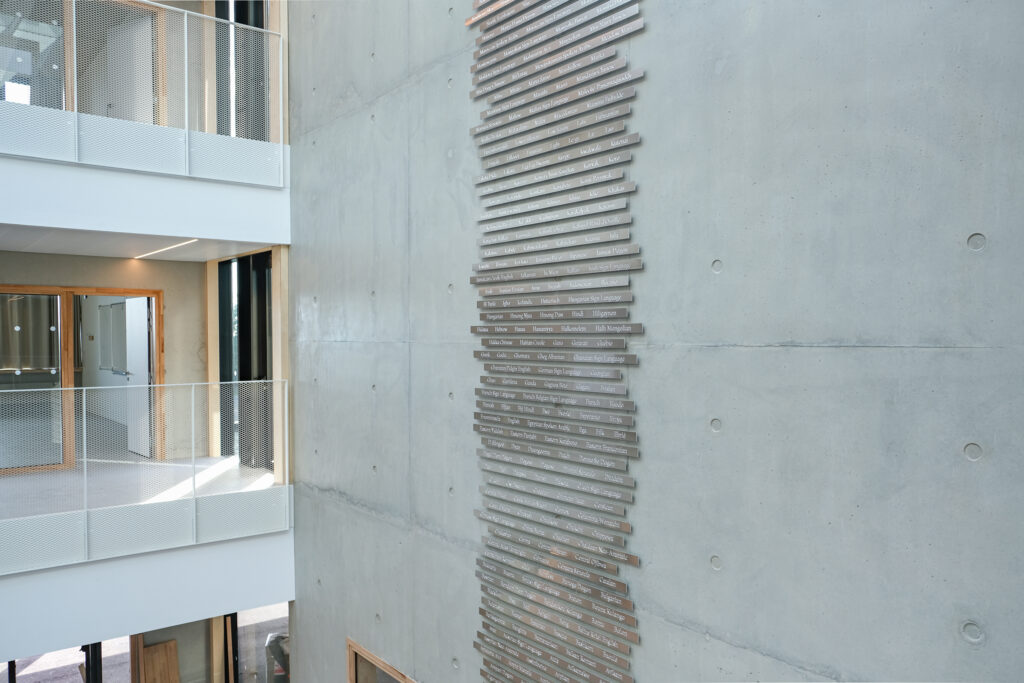 Production de l'Œuvre d'art de l'artiste Marianne Mispelaëre - Bibliothèque des Horizons