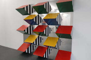 Œuvre d'art de l'artiste Daniel Buren - Polychrome Hochreliefs, situative Arbeiten