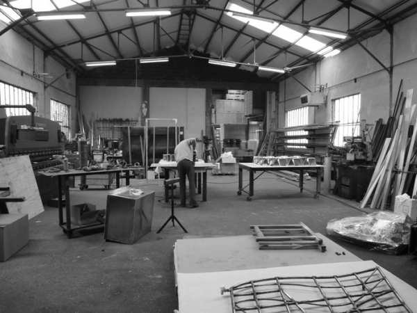 fabrication d'œuvres d'art sur-mesure dans notre atelier