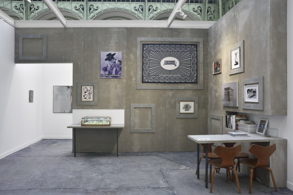 Œuvre d'art de l'artiste Andrea Blum - Fiac, Insitu Fabienne LeClerc